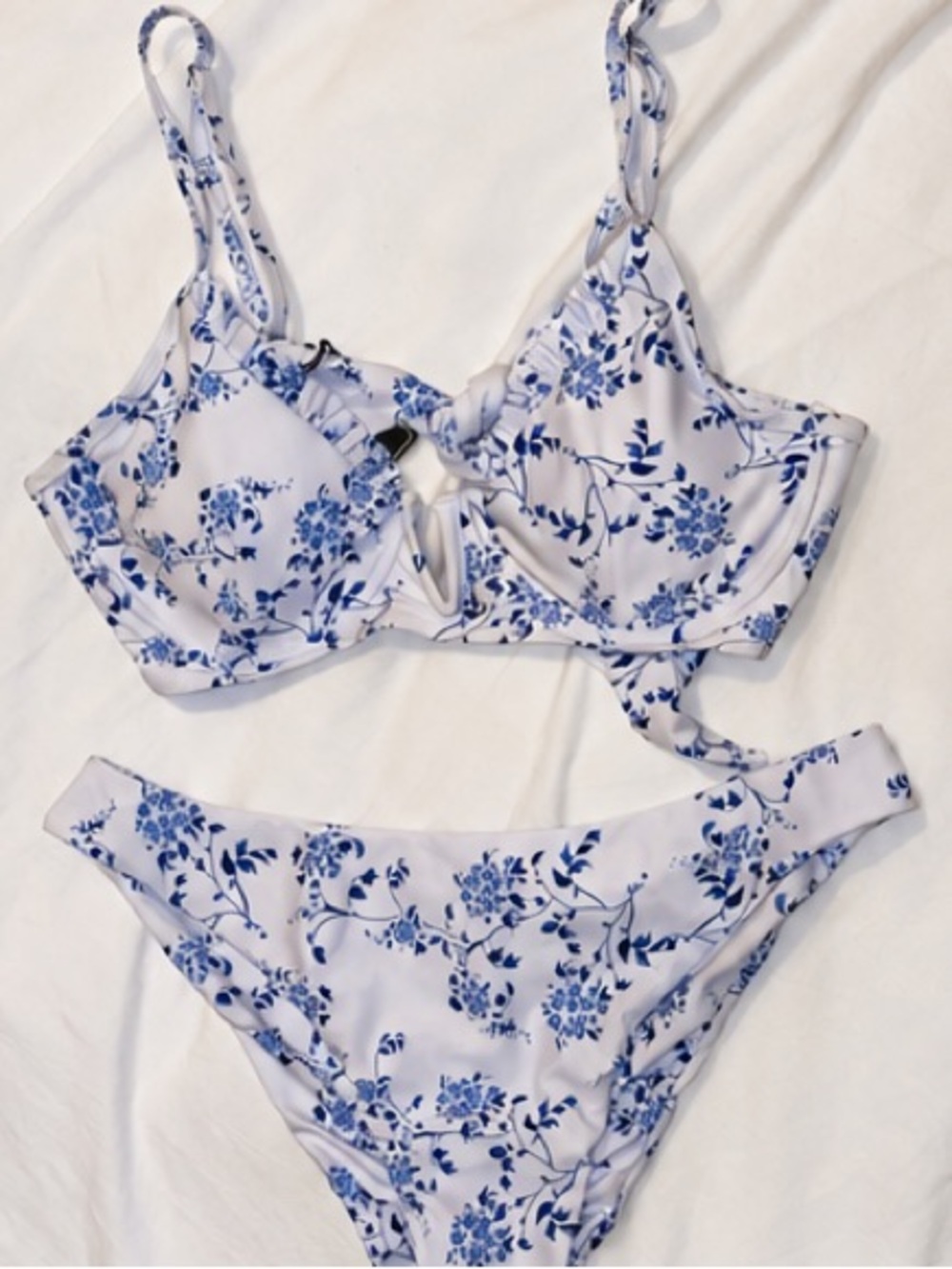 Zaful White and Blue Floral Tie-Front Bikini